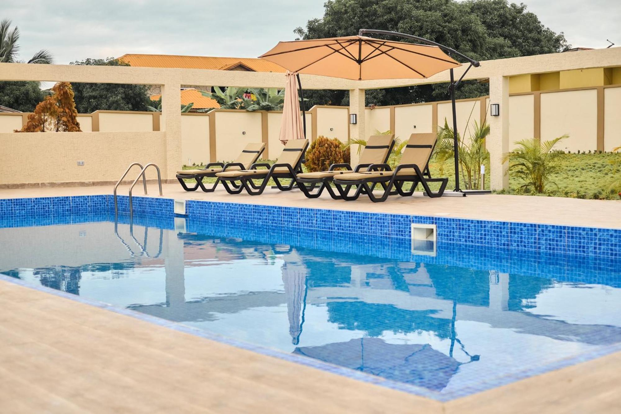 Aiden Homes And Apartments Hotel Koforidua Exterior foto